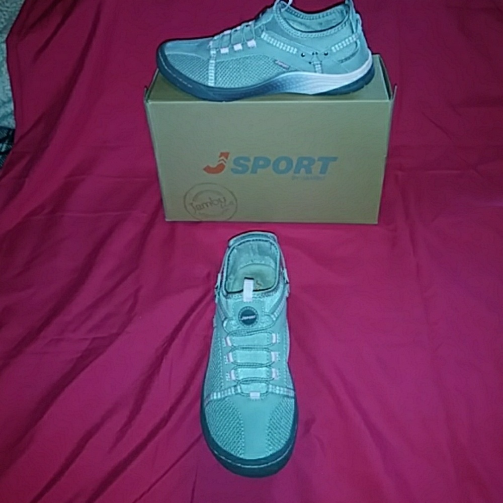 J sport shoes size 7